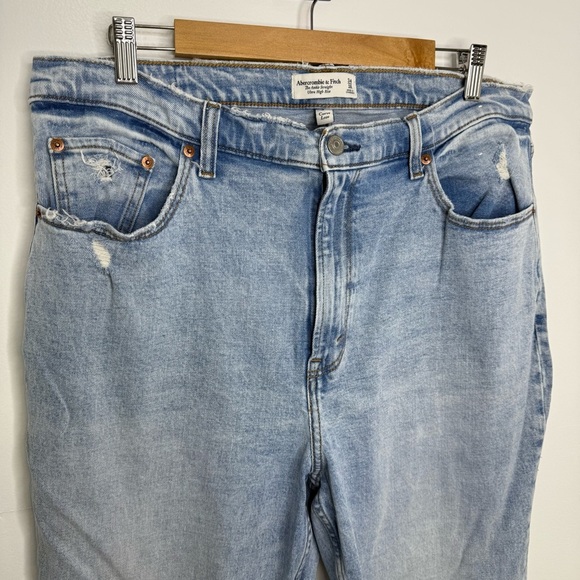 ABERCROMBIE The Ankle Straight Curve Love Ultra High Rise Jeans - Picture 3 of 6